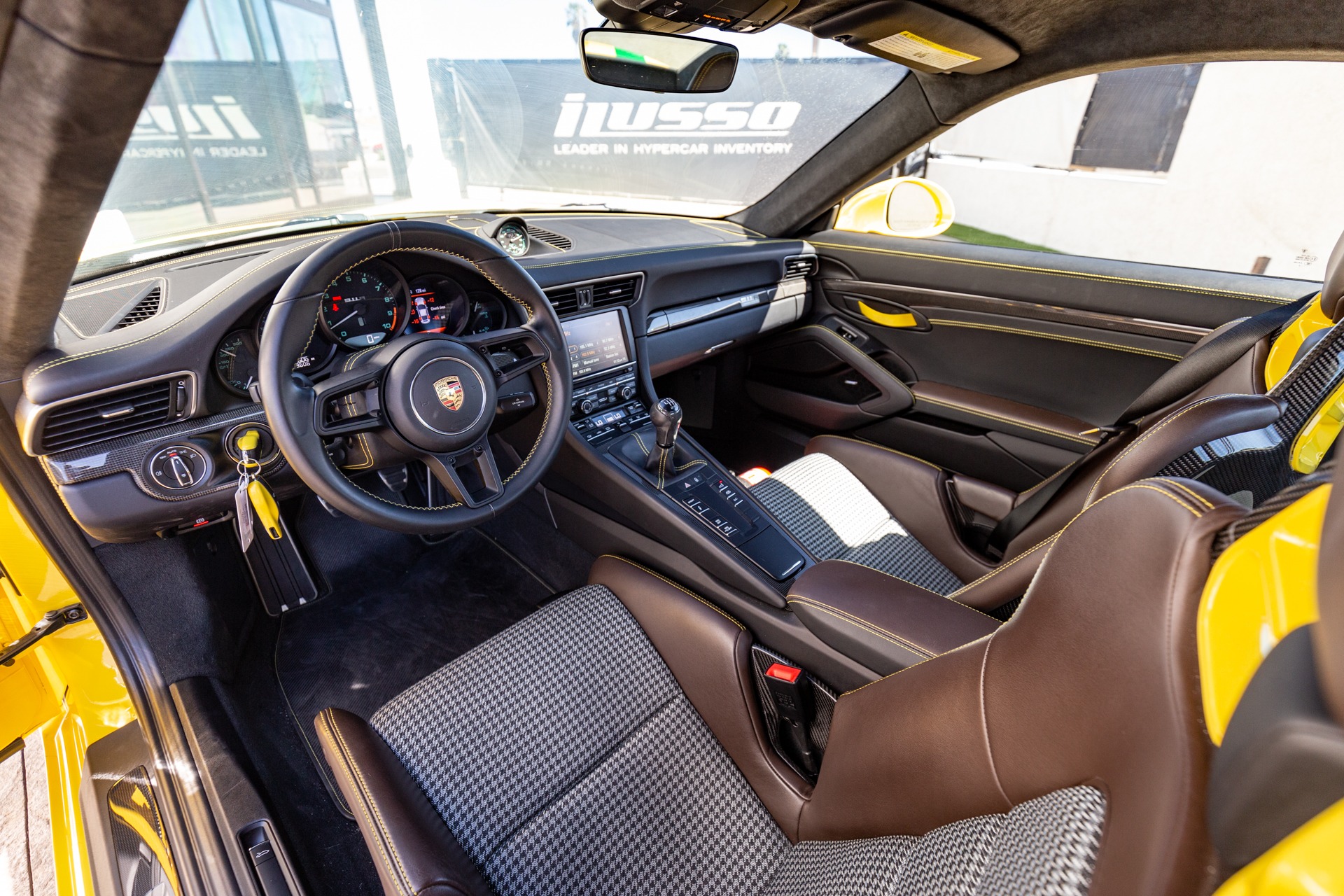 Used 2016 Porsche 911 R for sale Sold at iLusso in Costa Mesa CA 92626 6