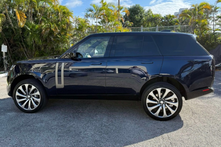Used 2023 Land Rover Range Rover P400 SE for sale $119,000 at iLusso in Costa Mesa CA