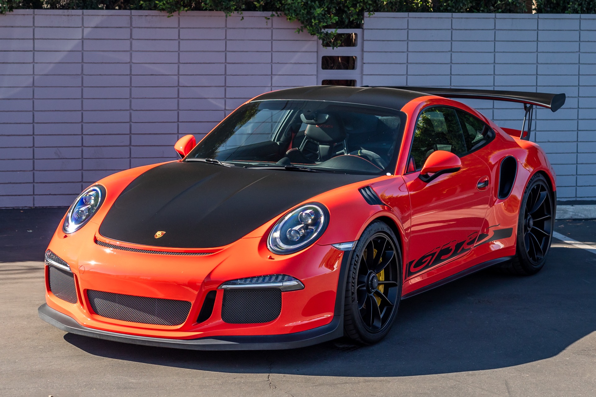 Used-2016-Porsche-911-GT3-RS-1699035086