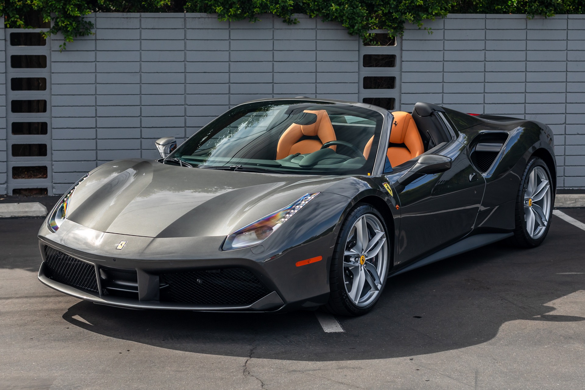 Used-2018-Ferrari-488-Spider-1696133379