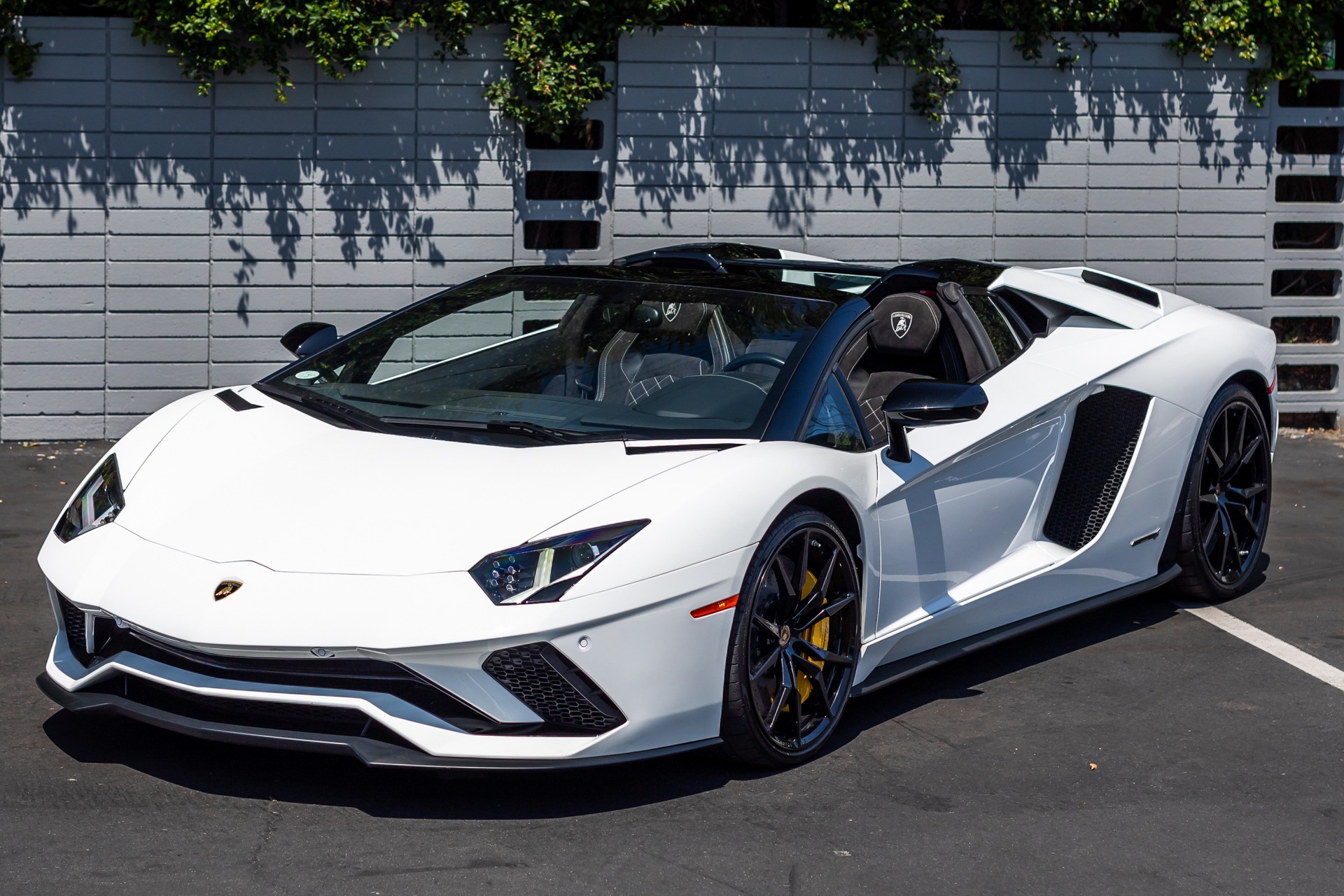 Used-2019-Lamborghini-Aventador-S-Roadster-LP-740-4-1688439571