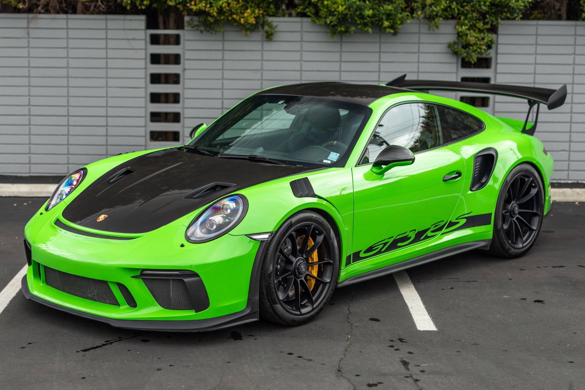 Used-2019-Porsche-911-GT3-RS-1685984536