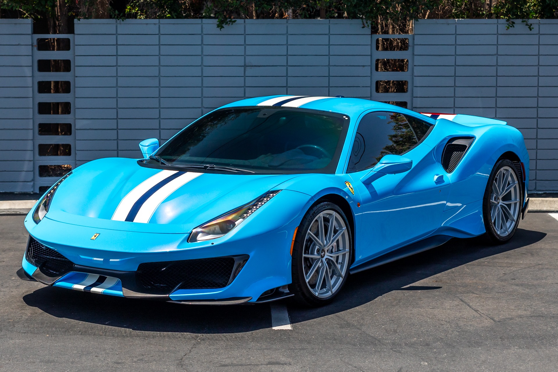 Used-2020-Ferrari-488-Pista-1690320438 (1)