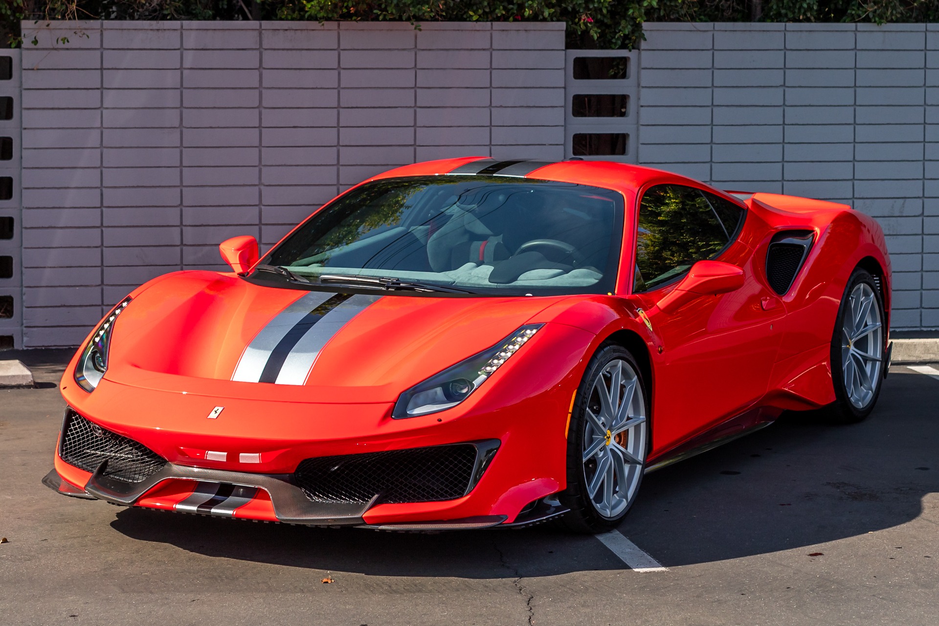 Used-2020-Ferrari-488-Pista-1701908970