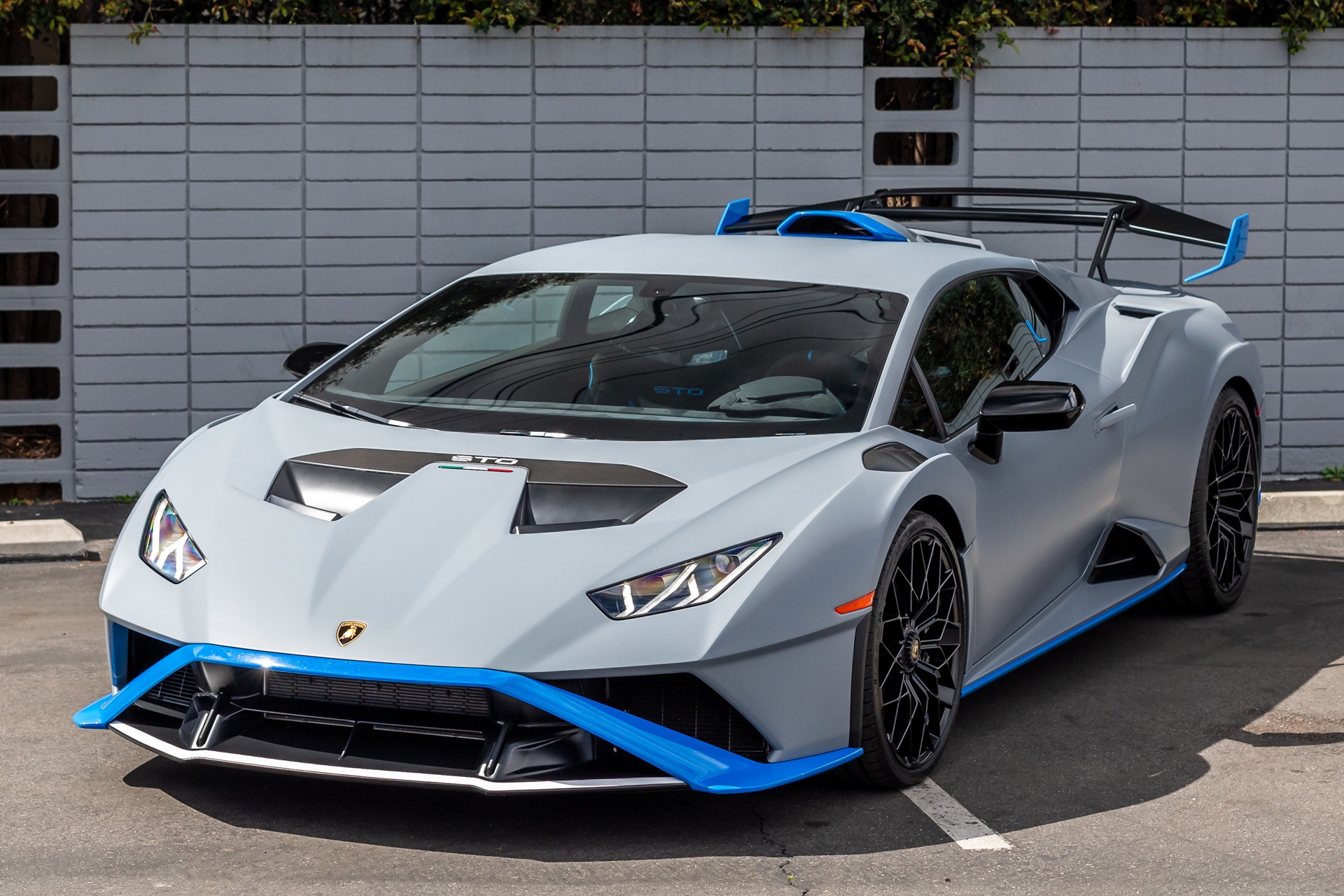 Used-2022-Lamborghini-Huracan-STO-STO-1709761286