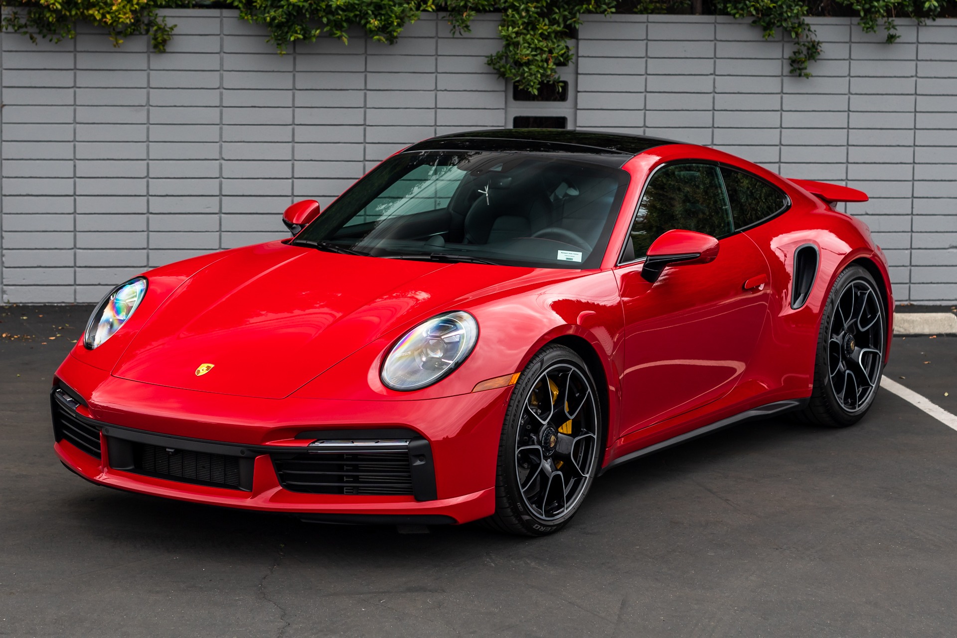 Used-2022-Porsche-911-Turbo-S-1686202401