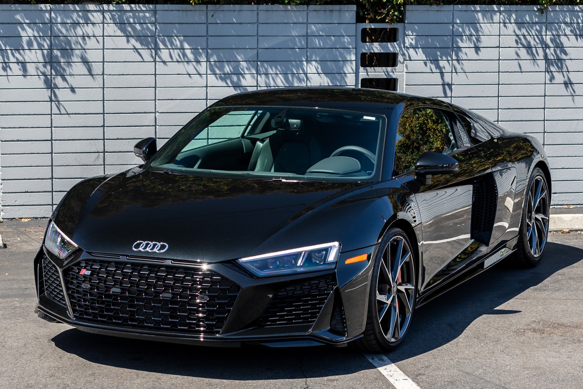 Used-2023-Audi-R8-52-V10-performance-1712100480