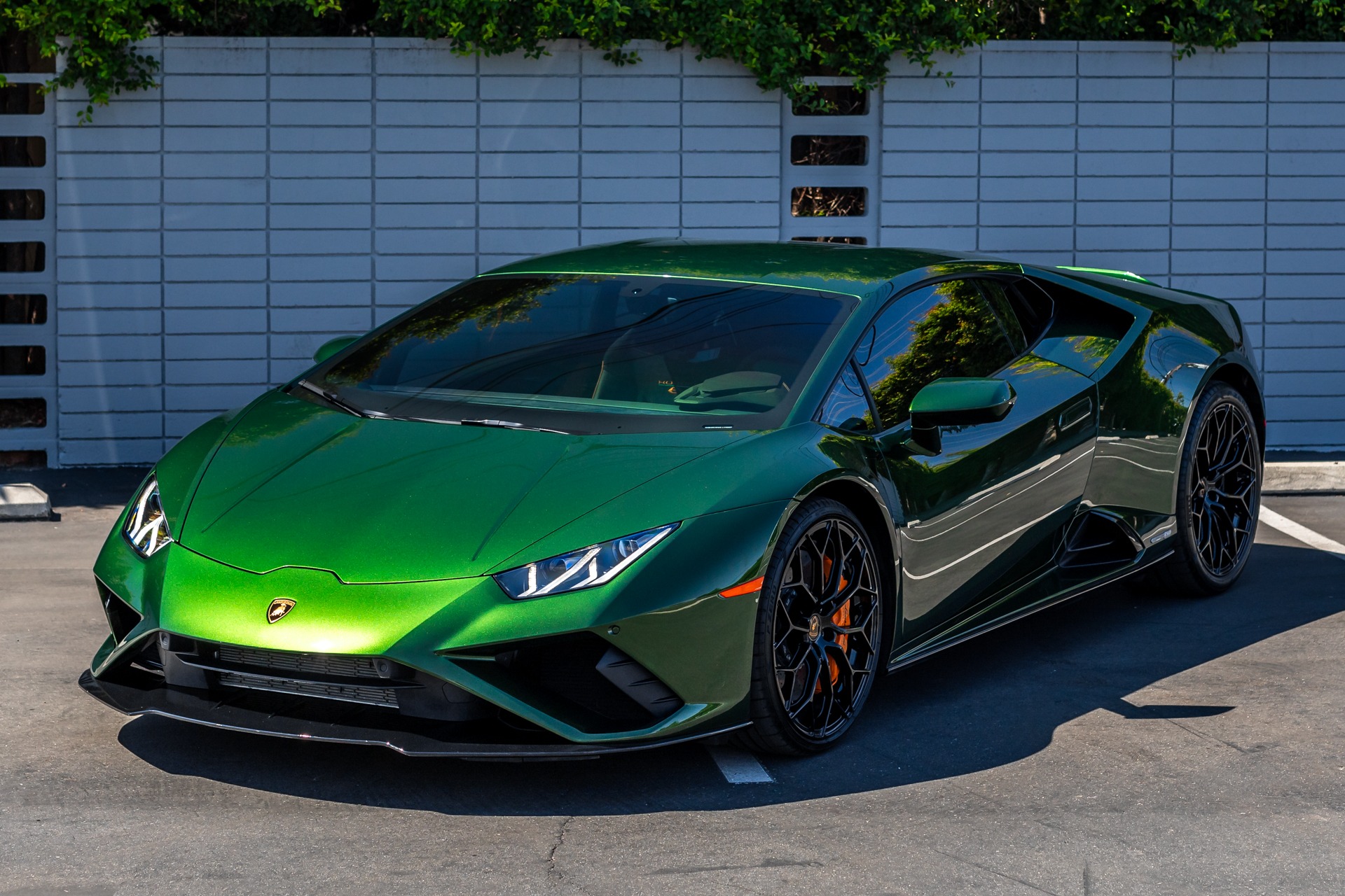 Used-2023-Lamborghini-Huracan-EVO-1695949780